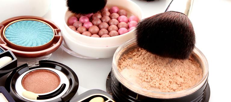 6 truques de maquiagem que ajudam a rejuvenescer