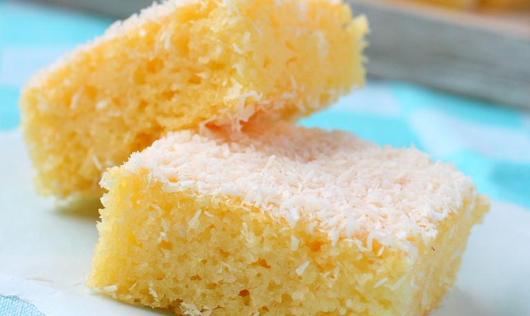Com açúcar, com afeto: anote a receita do bolo de coco gelado