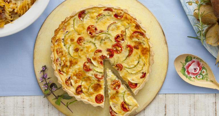 Prepare um delicioso quiche de abobrinha e tomate-cereja