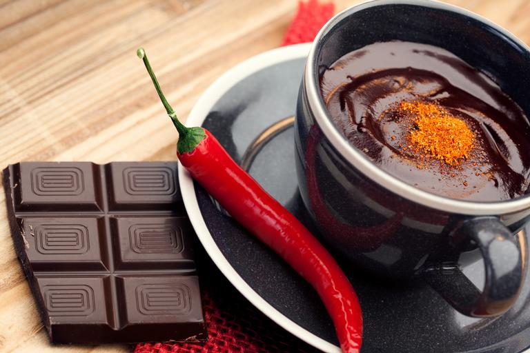 Chocolate enriquecido: conheça os complementos ideais para sua dieta