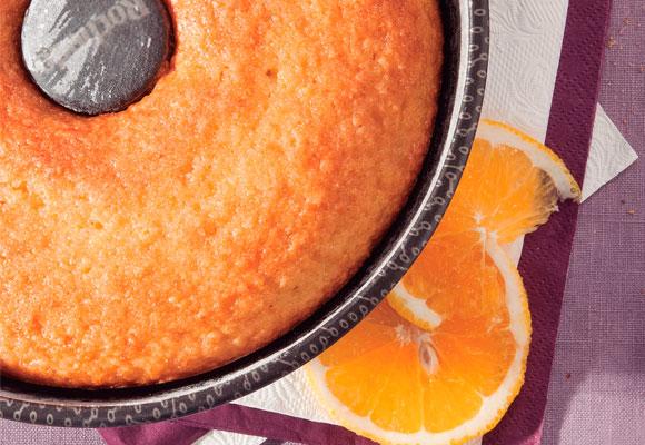 Aprenda a fazer bolo de laranja com linhaça dourada