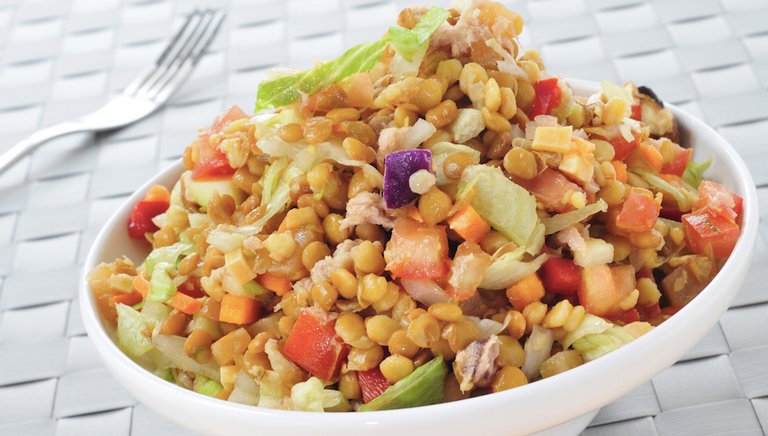 Praticidade: aprenda a fazer lentilha com legumes