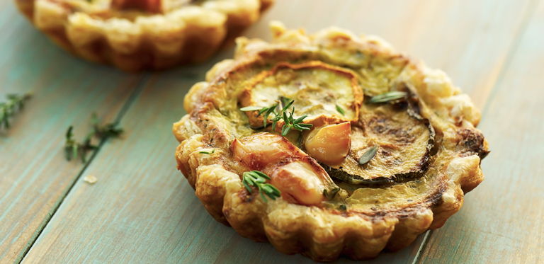 Aprenda a fazer miniquiche de espinafre com truta