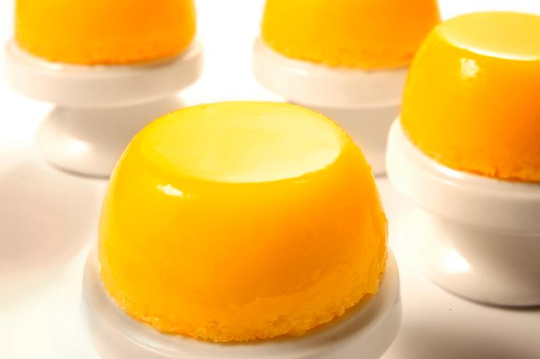 Doce predileto: aprenda a fazer quindim