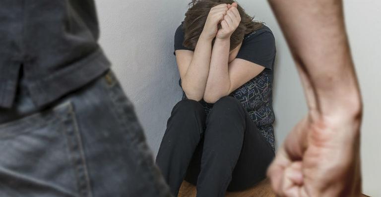 Conheça as normas criadas em prol da diminuição da violência contra a mulher