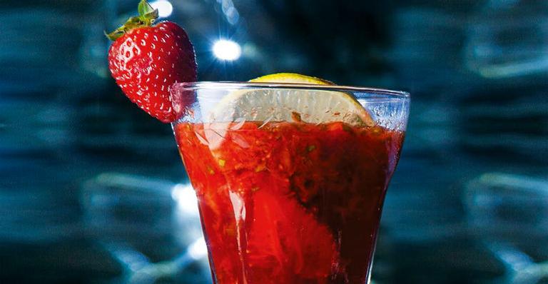 Drink Chique para o Réveillon: Sangria de Morango
