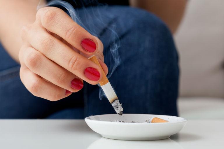 Alerta: o cigarro custa caro tanto à saúde dos usuários, quanto à economia