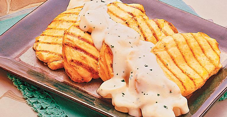 Receita do dia: filé de frango com molho de palmito