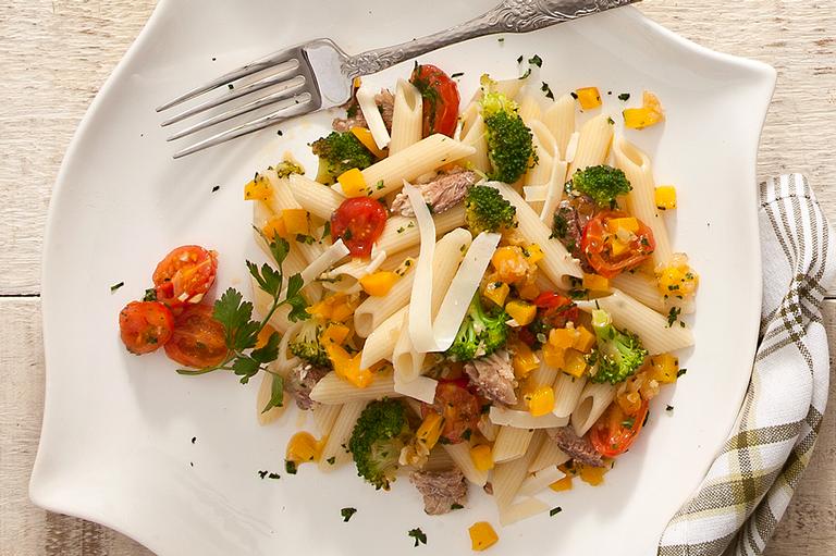 Receita do dia: penne com sardinha e legumes