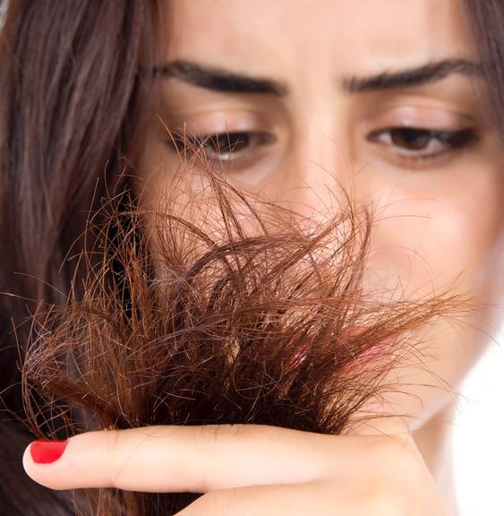 6 hábitos que acabam com seu cabelo