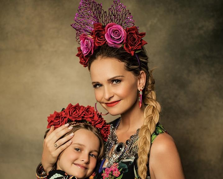 Ao lado da filha, Fernanda Rodrigues faz ensaio inspirado em novo filme da Disney; veja fotos