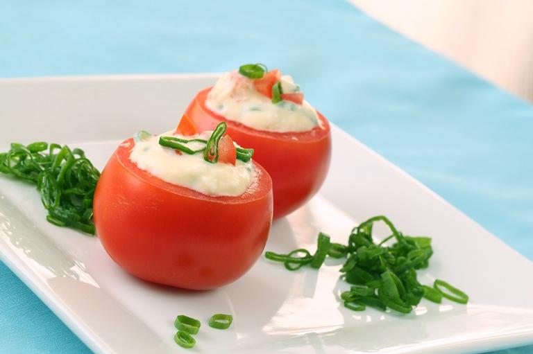 Tomate-cereja recheado com gorgonzola