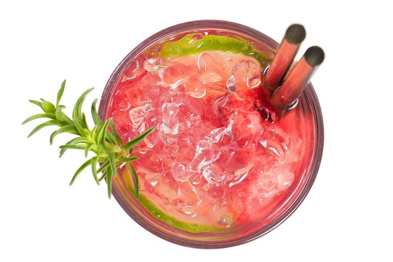 Aprenda a fazer 3 drinks incríveis com catuaba