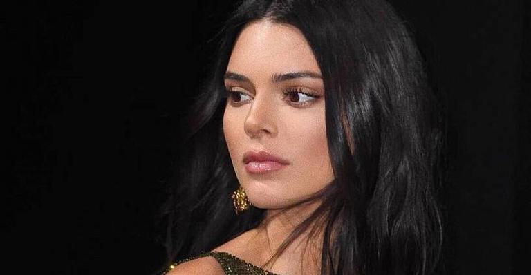 Look tendência! Kendall Jenner aposta em calça com estampa animal e arrasa; Inspire-se!