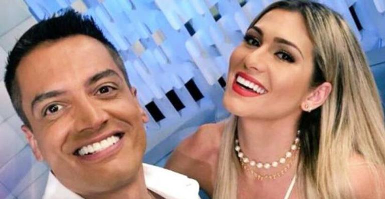 Leo Dias se espanta com mansão enorme de Lívia Andrade: ”Já me perdi três vezes na casa”