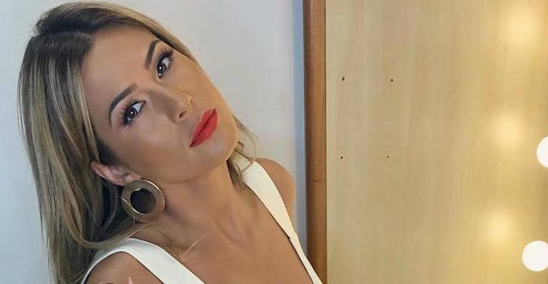 Lívia Andrade tem detalhes de sua mansão expostos por Leo Dias e se incomoda: ”Ele conta tudo”