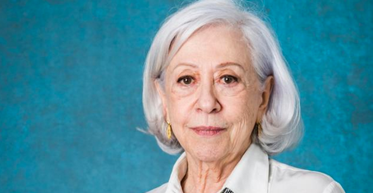 Fernanda Montenegro é levada às pressas para hospital após passar mal e preocupa fãs