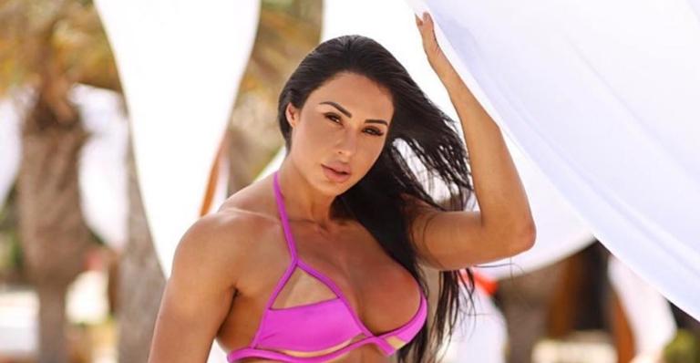 Bumbum na nuca! Gracyanne Barbosa é flagrada com lingerie sexy e dispara: ”Todo dia eu limpo a casa assim”