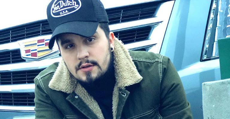 Luan Santana tira onda com carrão de luxo avaliado em R$ 1 milhão