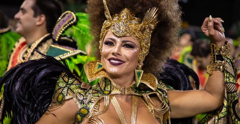 No céu! Viviane Araújo comemora vitória da Mancha Verde: ”Merecido”