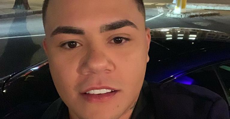 Felipe Araújo gera polêmica ao beber drink alcoólico com filho recém-nascido no colo