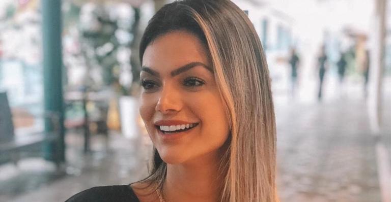 Kelly Key abusa de sensualidade em clique de biquíni e exibe corpão sarado