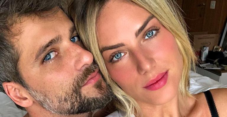 De lingerie, Giovanna Ewbank ignora ataques na web e mostra momento de intimidade com Bruno Gagliasso
