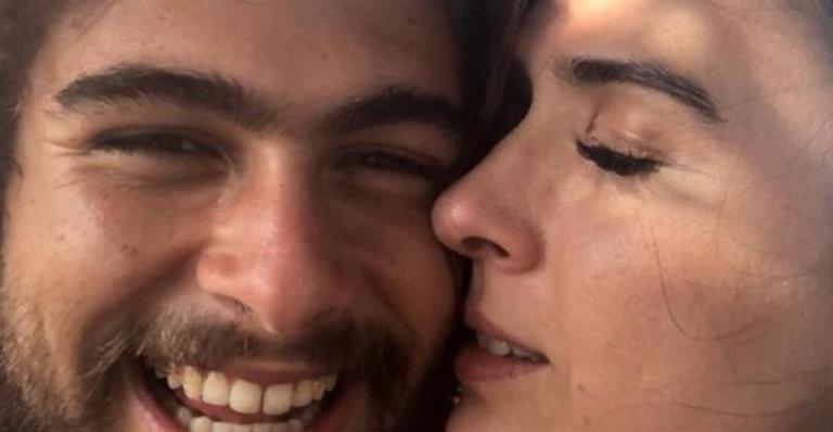 Tatá Werneck faz ultrassom ao lado de Rafael Vitti e brinca: ”Bebê já está falando”