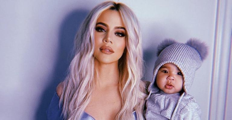 Khloé Kardashian faz primeiro ensaio com True para sua marca de roupas, Good American