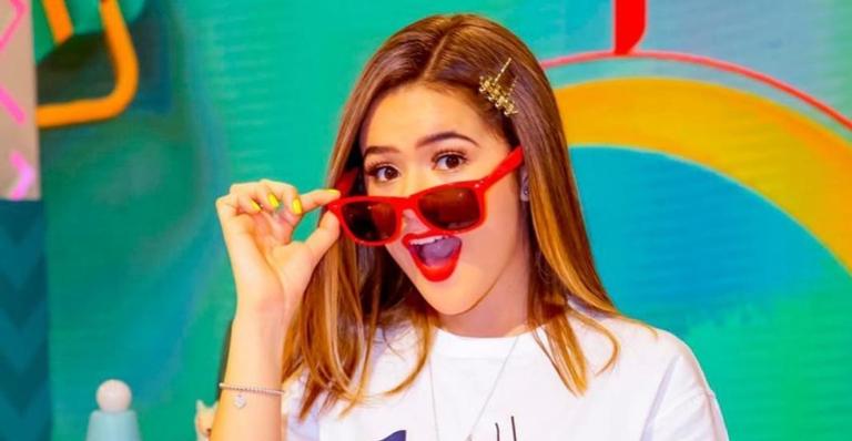 Maísa Silva discute com seguidora por não pagar curso para fã: ”Paga você então amore”