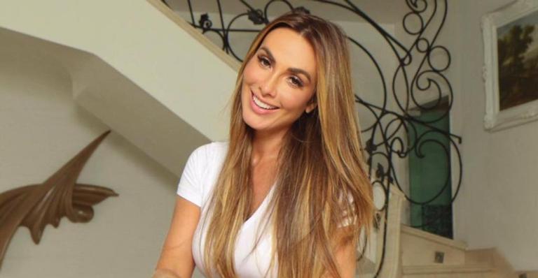 Nicole Bahls faz comentário racista e vira alvo de críticas na web: ”Morre uma fada”