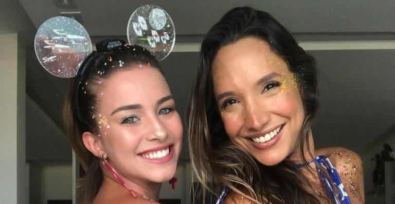 Apaixonadas, Maria Maya e Laryssa Ayres posam coladinhas e se declaram: ”Já te amo tanto”