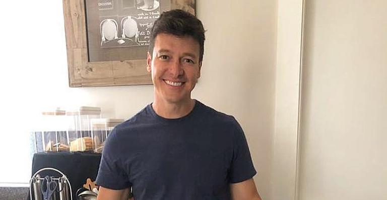 Rodrigo Faro surpreende com foto de bumbum avantajado e é comparado à Gracyanne Barbosa