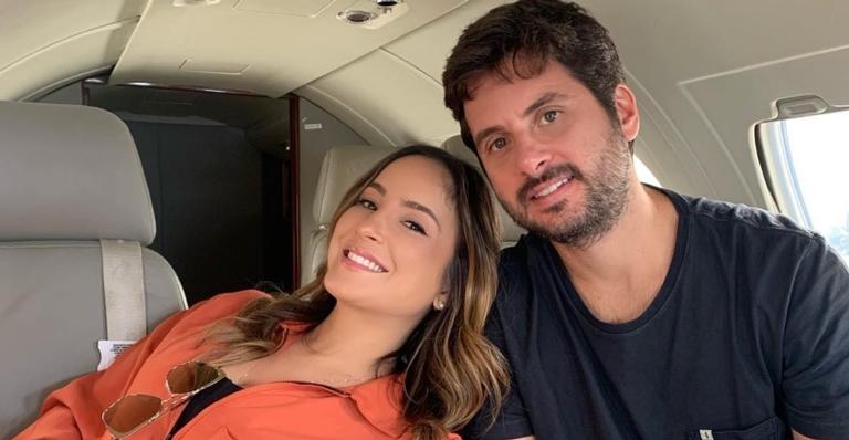 Claudia Leitte se emociona ao comprar enxoval da filha em Orlando: ”Disney das grávidas!”