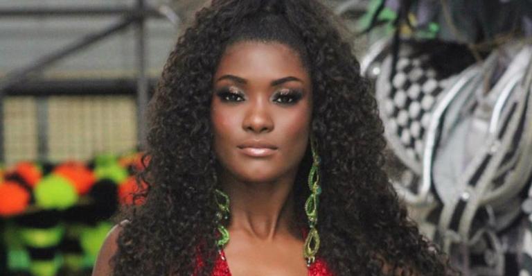 Erika Januza posta primeira foto com namorado e seguidores causam polêmica