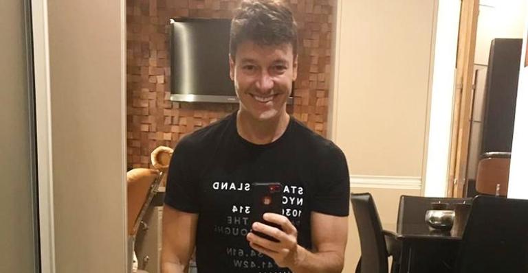Sabrina Sato elogia corpão de Rodrigo Faro: ”Está com 20 anos”