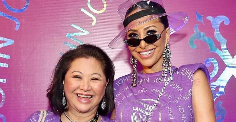 Kika Sato, mãe de Sabrina Sato, abre álbum de fotos antigas e divide seguidores
