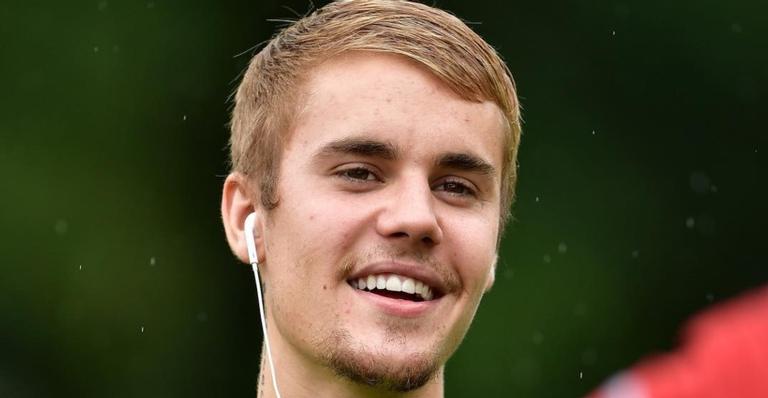 Justin Bieber faz novo desabafo após tratamento psicológico: ”Virei com uma vingança”
