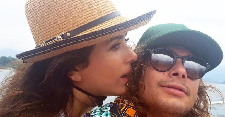 Tatá Werneck revela que Rafael Vitti conversa com a sua barriga e brinca: ”Faço fofocas”