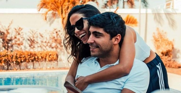 Livro escrito por Leo Dias revela relacionamento abusivo entre Anitta e Thiago Magalhães: ”A ficha dela demorou a cair”