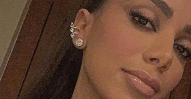 Após dizer que está mais seletiva com convidados, Anitta comemora 26 anos ”no fundo do mar” na noite de hoje, 28