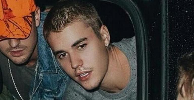 Justin Bieber é parado pela polícia, brinca nos Stories e põe culpa em estilista