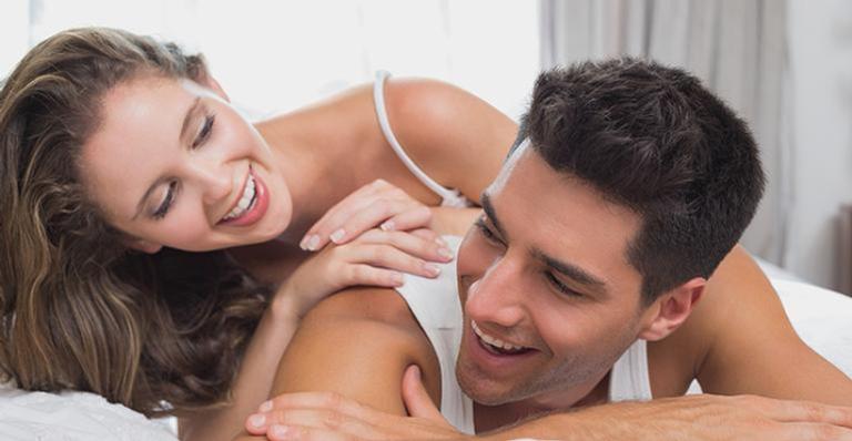 Cansada demais à noite? Saiba os benefícios do sexo matinal