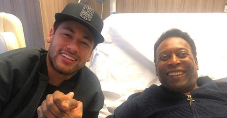Neymar visita Pelé no hospital e declara admiração: ”Rei”
