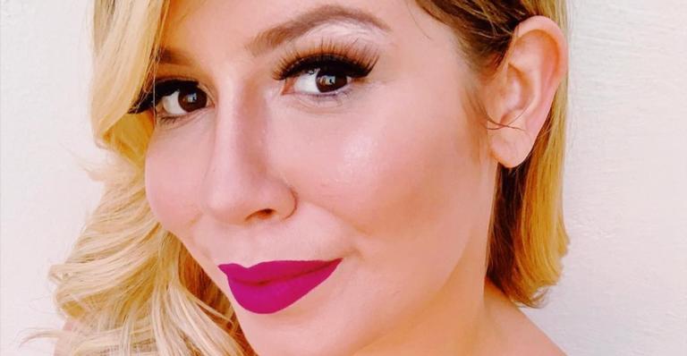 Marília Mendonça posa de body e leva a web à loucura com cinturinha fina: ”Casa comigo?”