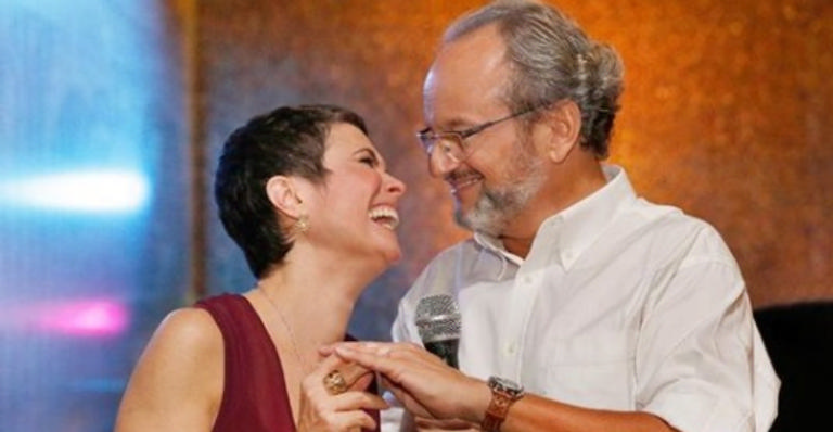Sandra Annenberg faz declaração romântica a Ernesto Paglia: ‘’Amor da minha vida’’
