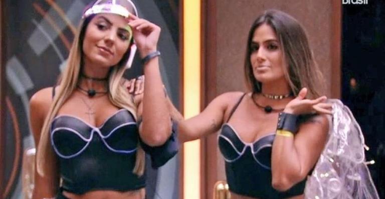 Carol Peixinho e Hariany se reencontram e dão abraço emocionado