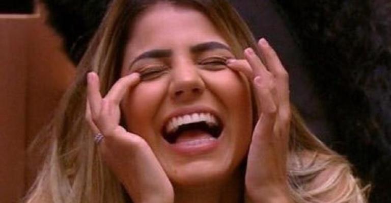Com 3 milhões de seguidores, Hariany vibra com mensagem de Anitta: ”Tive um infarto”