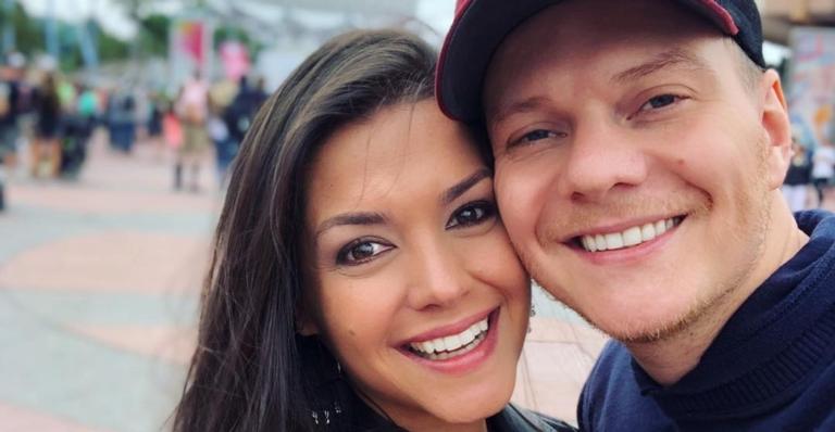 Michel Teló faz declaração de amor para Thais Fersoza: ”Sorte de ter uma gata dessas”