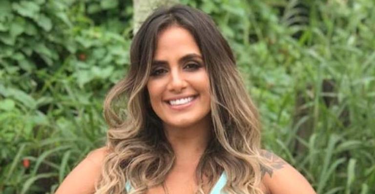 Carol Peixinho reencontra Paula Sperling e alega: ”A resenha vai ser grande”